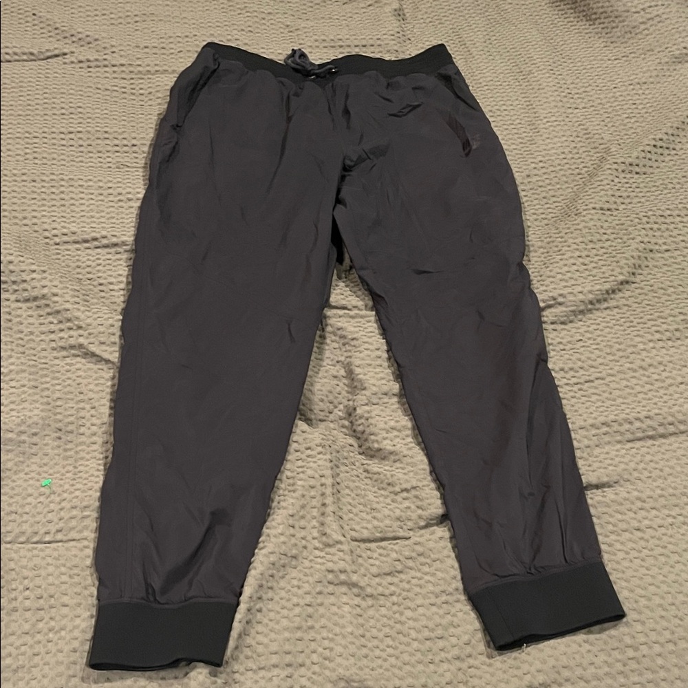 Nike Men's Dark Gray Joggers